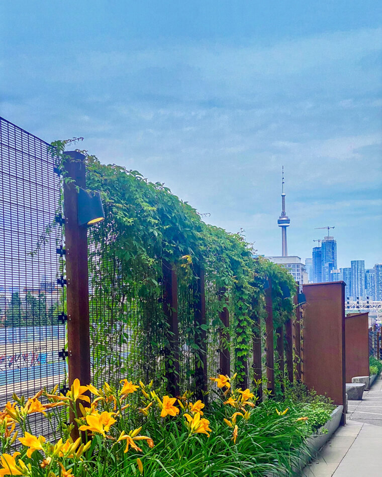 Omega MAX high security fence at King High Line, Toronto.